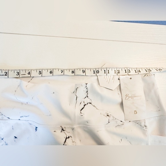 💕NWT BUFFBUNNY Elysium White Marble Leggings - Picture 4 of 7